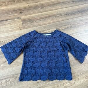 Gretchen Scott Embroidered Eyelet Top Shirt Medium Navy Blue Bell Sleeve Cottage